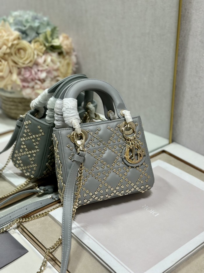 Handbag   Dior 0505  size  17×7.5×14 cm