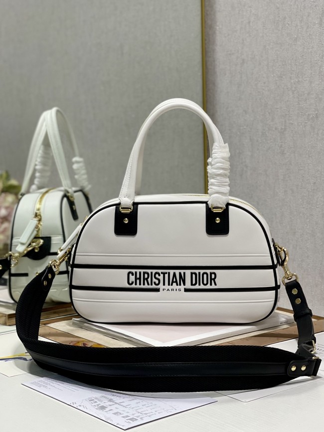  Handbag   Dior  6204  size  34×22×14 cm