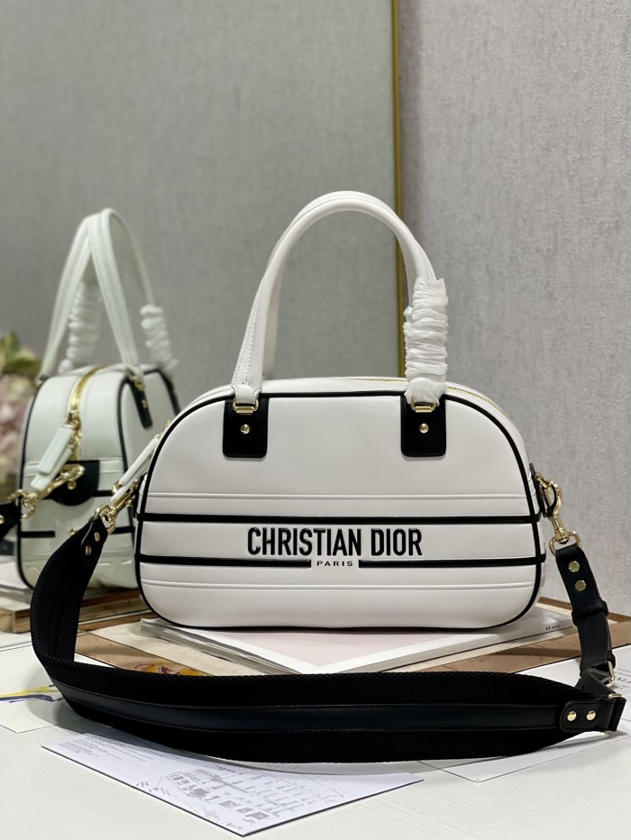  Handbag   Dior  6204  size  34×22×14 cm
