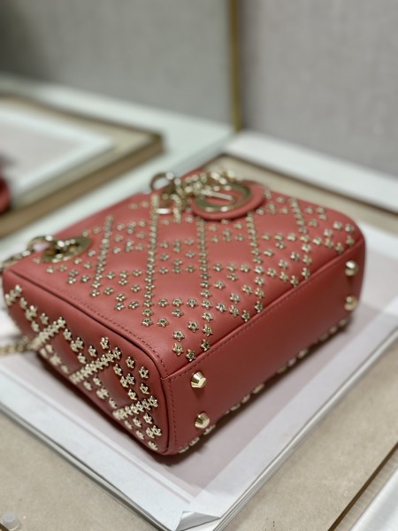 Handbag   Dior 0505  size  17×7.5×14 cm