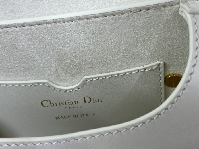 Handbag   Dior size  18*14*5 cm