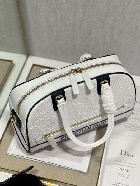  Handbag   Dior  6202  size 34×18×15 cm