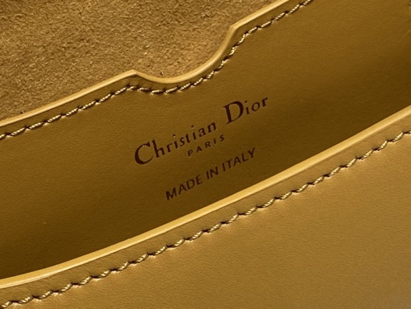 Handbag   Dior  size  21*5*12 cm