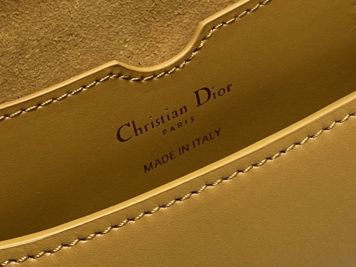 Handbag   Dior  size  21*5*12 cm