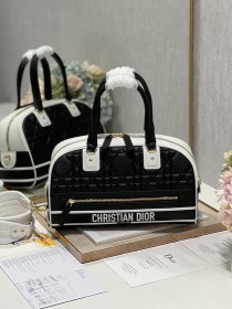  Handbag   Dior  6202  size  34×18×15 cm