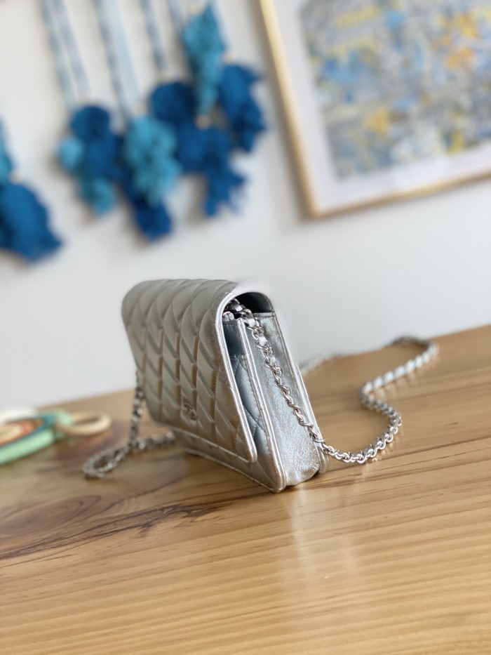 Handbag   Chanel  0250  size  19 cm