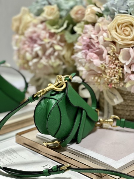  Handbag   Dior  3067   size 12 x 7.5 x 5  cm