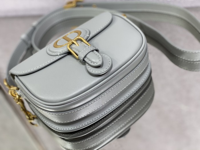 Handbag   Dior size 18*14*5 cm
