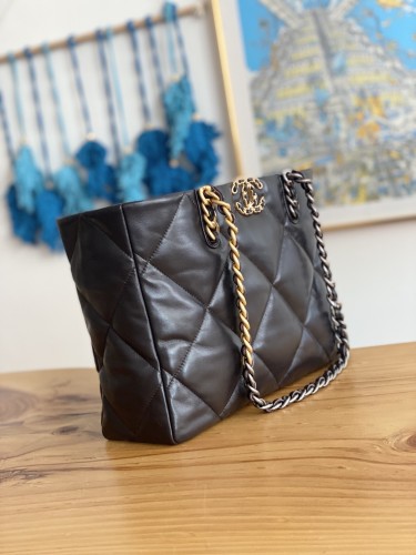 Handbag   Chanel   AS3660  size  24*41*10.5  cm