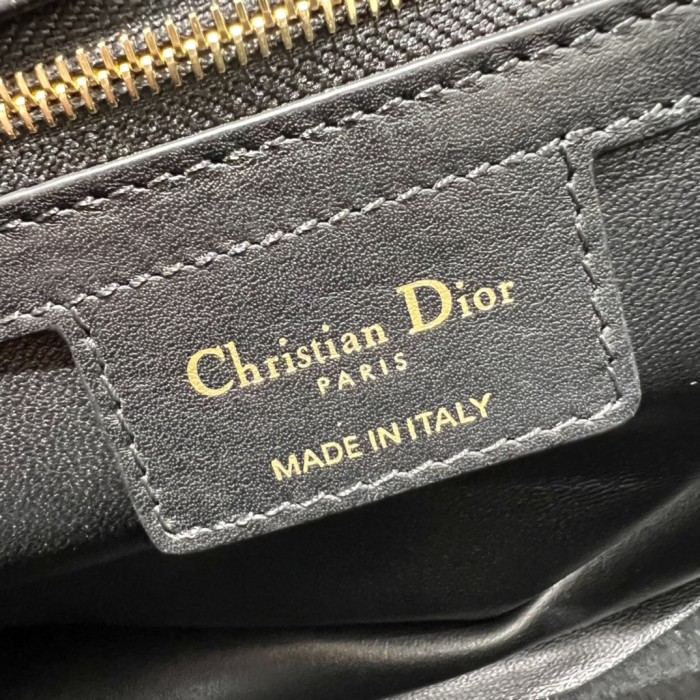 Handbag   Dior  1200  size  28 cm