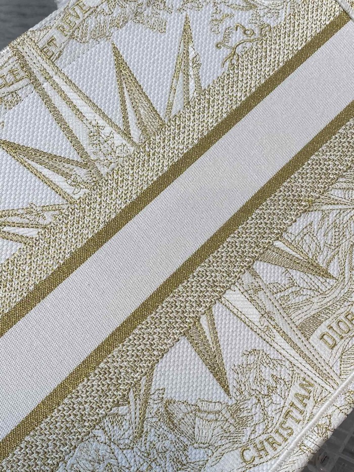 Handbag   Dior  size  36*18*28 cm