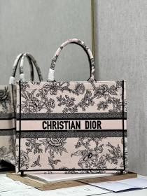 Handbag  Dior  1286  size  41*32 cm