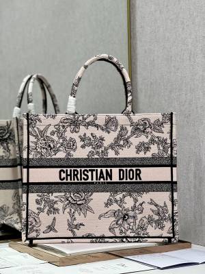 Handbag  Dior  1286  size  41*32 cm