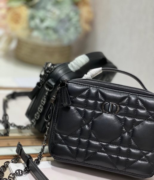 Handbag   Dior  5140  size 18×13×5  cm