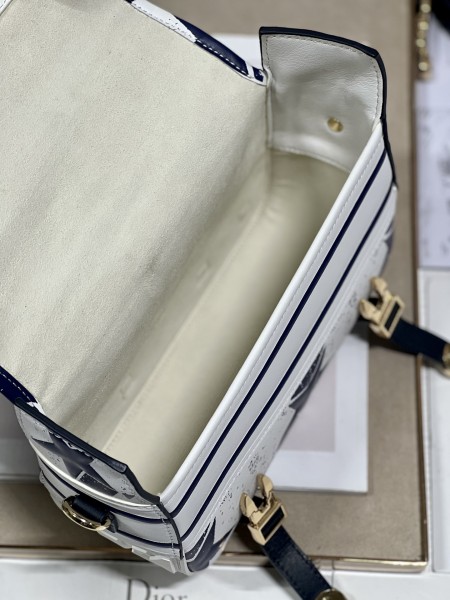 Handbag   Dior  6619  size 24×9.5×19  cm