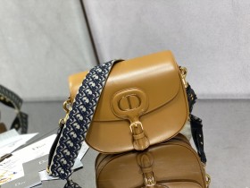 Handbag   Dior  size 27*18*19.5 cm