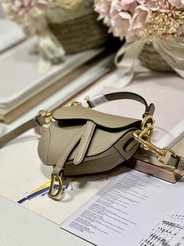 Handbag   Dior  3067 size 12 x 7.5 x 5  cm