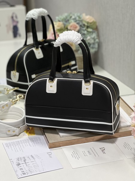  Handbag   Dior  size 34×18×15 cm