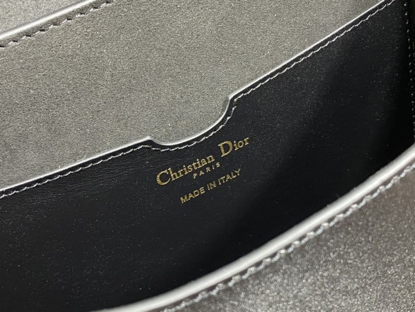 Handbag   Dior  size  27*18*19.5 cm