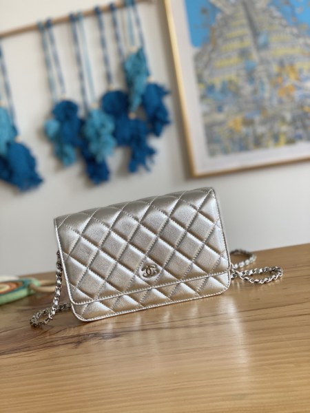 Handbag   Chanel  0250  size  19 cm