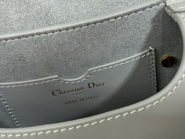 Handbag   Dior size 18*14*5 cm