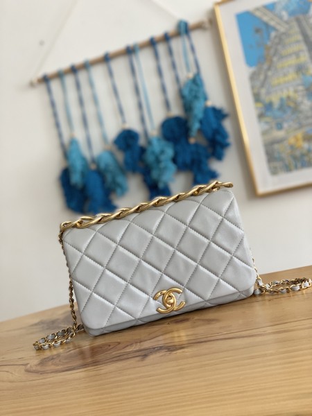 Handbag   Chanel  3367  size  23X10X15.5 Cm