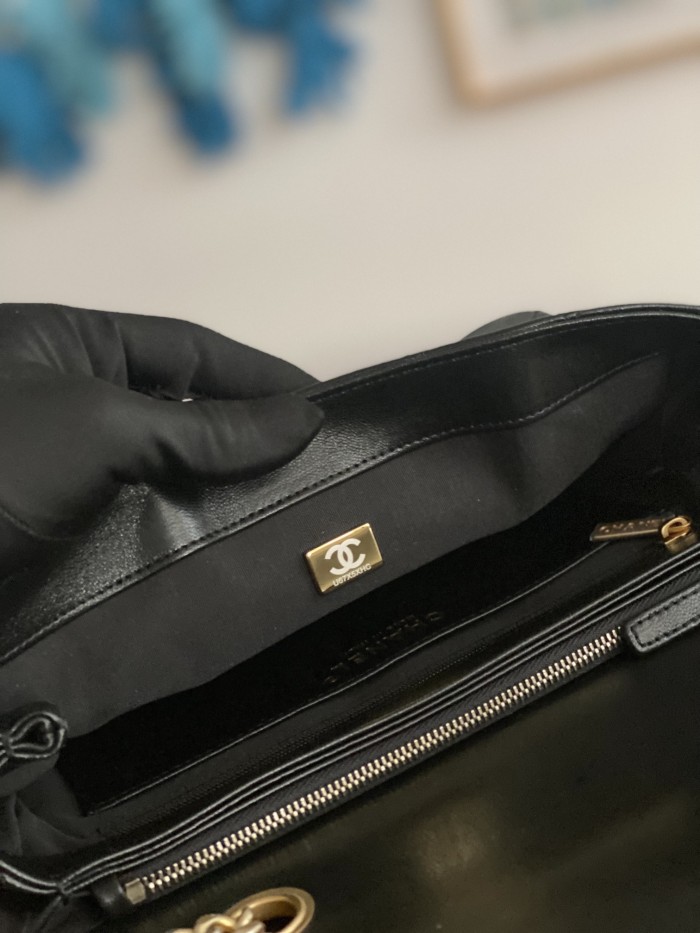  Handbag  Chanel   AS3609  size  16x25x10 cm