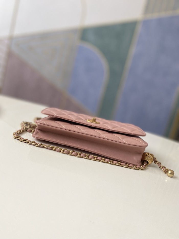 Handbag   Chanel   81133  size 19 cm