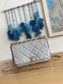 Handbag    Chanel  3366  size  21X13X10 Cm