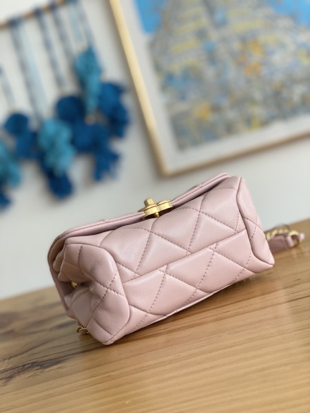 Handbag   Chanel 3365  size  17X11.5X8.5 Cm