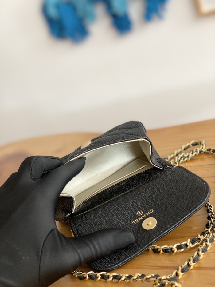 Handbag Chanel  AP3004  size  11X12X5 cm