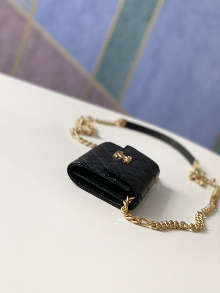 Handbag   Chanel 81156  size  12 9 2.5 cm