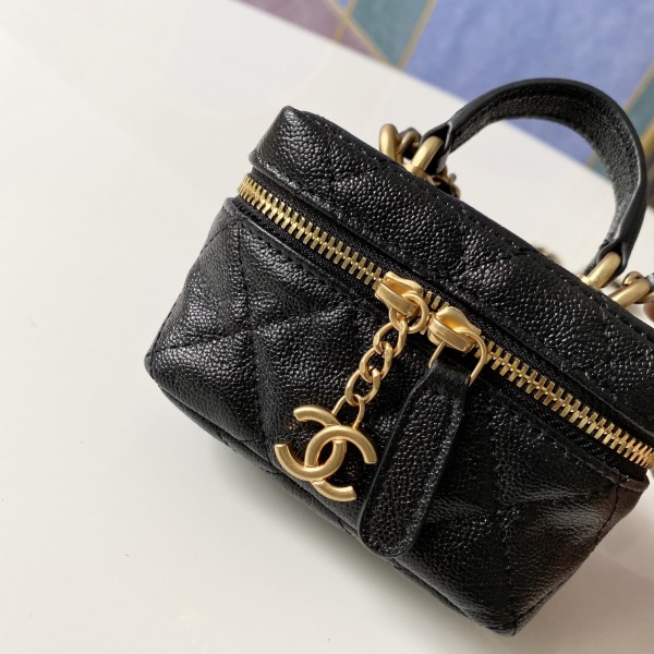 Handbag   Chanel  AP2194  size 12 11.5 7 cm
