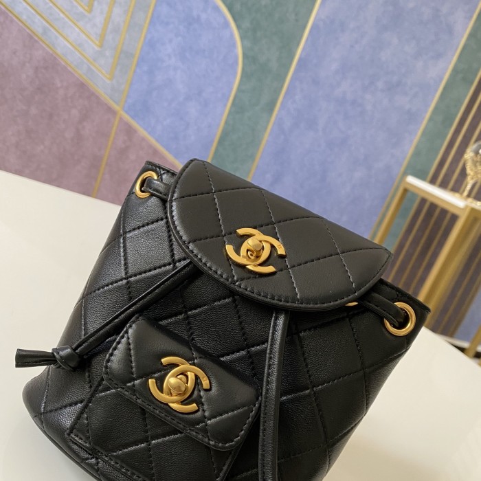 Handbag   Chanel   88793  size  17 7 15 cm