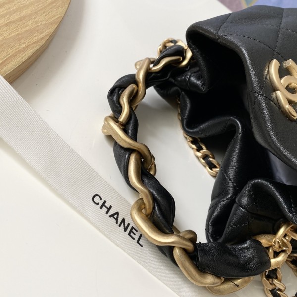 Handbag   Chanel  AS2390  size  16 19 13 cm