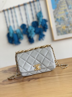 Handbag    Chanel 3365  size  17X11.5X8.5 Cm