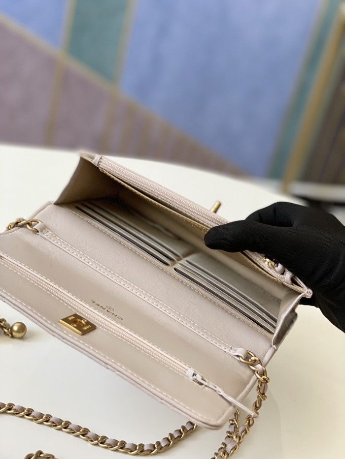 Handbag   Chanel 81133  size  19 cm