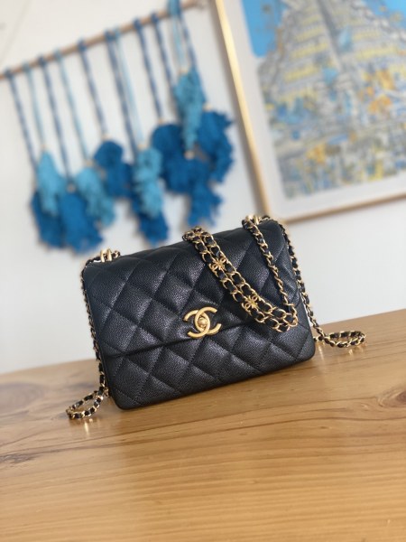 Handbag    Chanel  3580  size  13*20*9.5 cm
