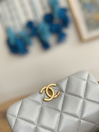 Handbag    Chanel 3365  size  17X11.5X8.5 Cm