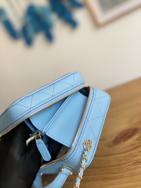 Handbag  Chanel  3168  size  18.5x12.5x6 cm