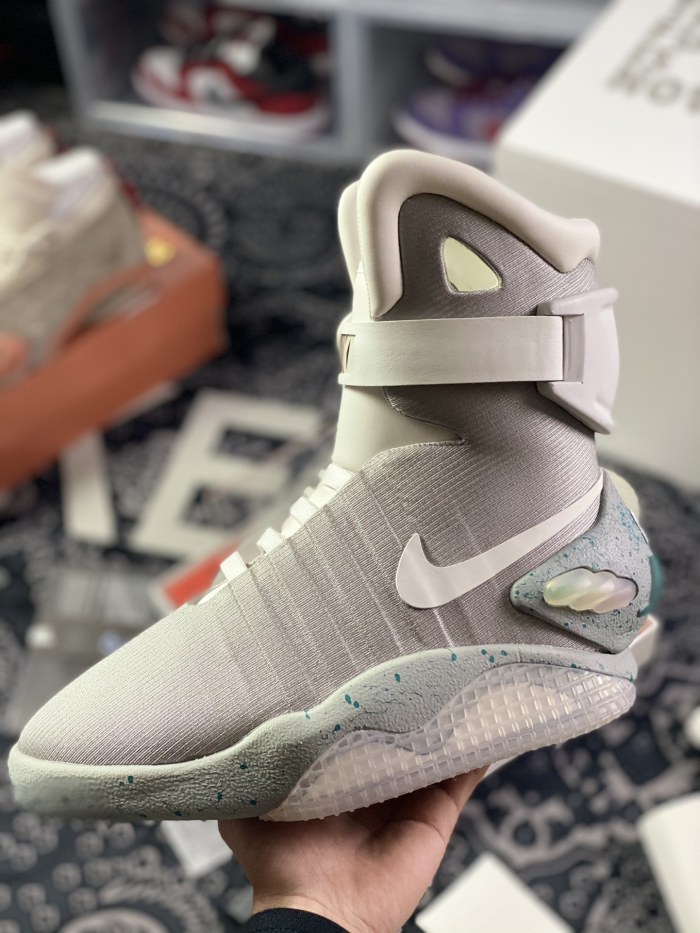 Nike MAG Back to the Future (2016)
