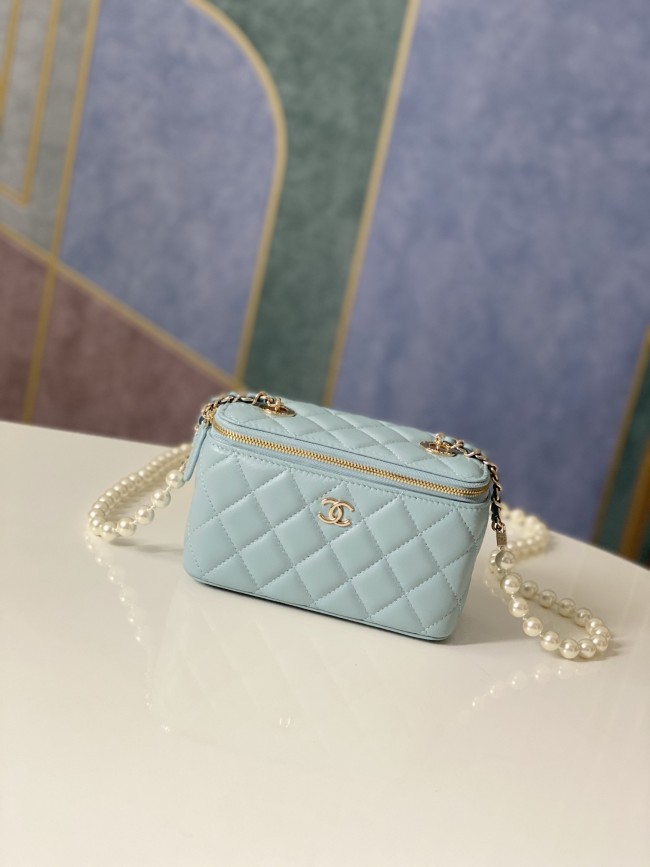 Handbag    Chanel   81192  size  9.5-17-8 𝗰𝗺