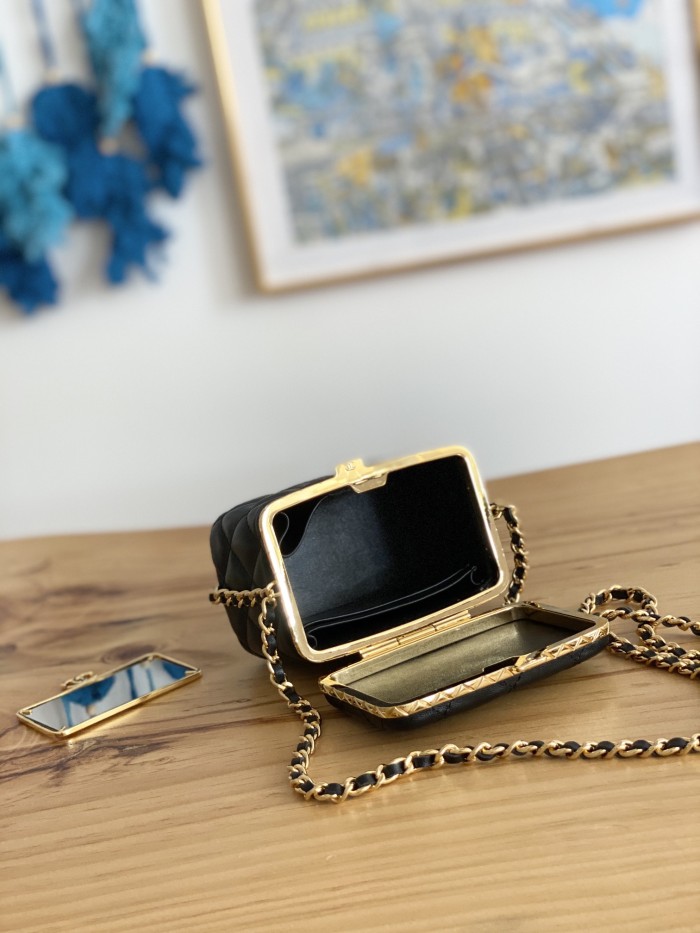 Handbag    Chanel   AP2717  size  9.5×11×8  cm