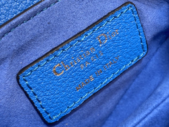 Handbag   Dior   size  12*7.5*5 cm