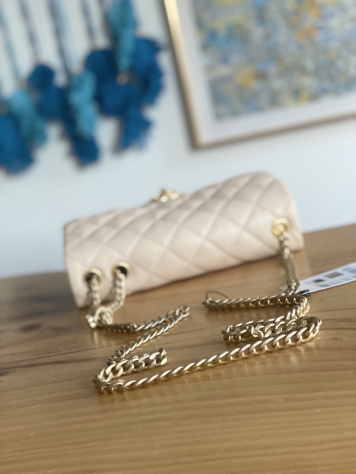  Handbag  Chanel AS3609 size 16x25x10 cm