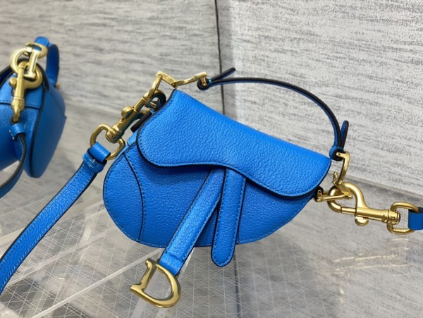 Handbag   Dior   size  12*7.5*5 cm