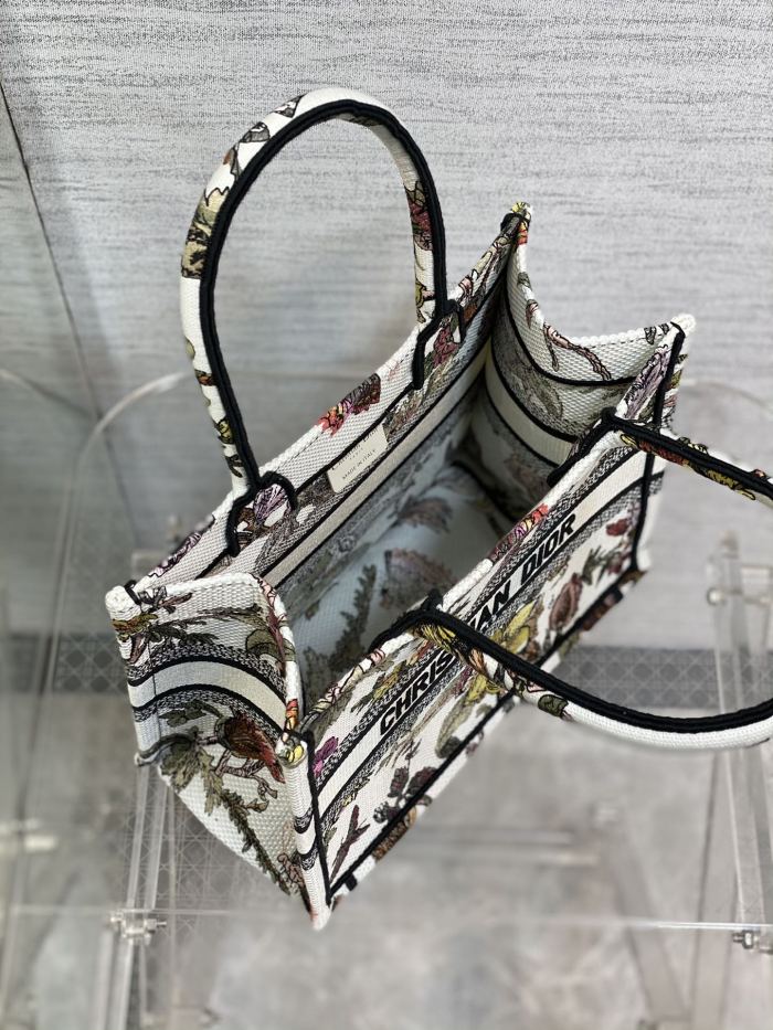 Handbag   Dior   size  26*8*22 cm