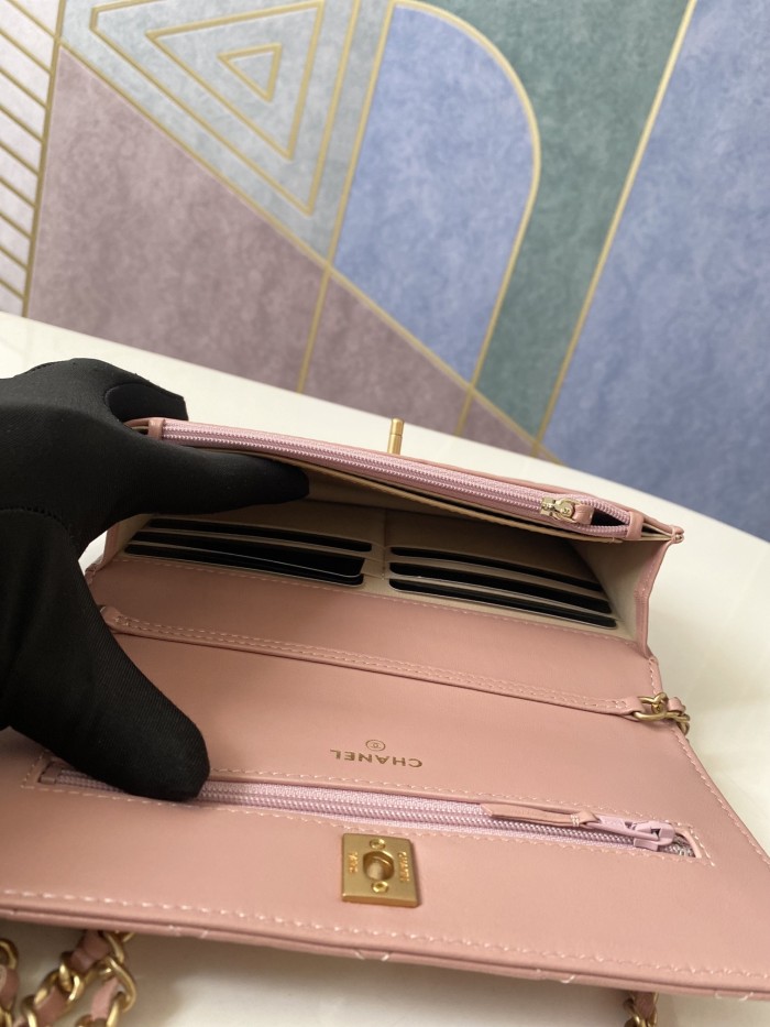 Handbag   Chanel   81133  size 19 cm