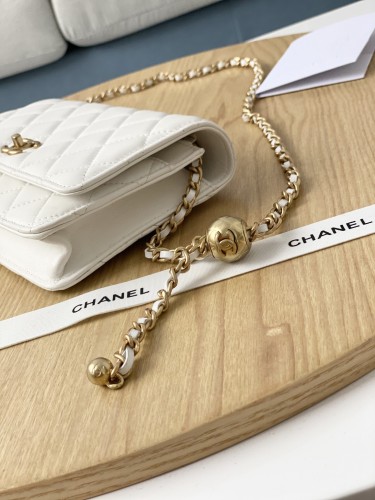 Handbag   Chanel 81133  size  19 cm