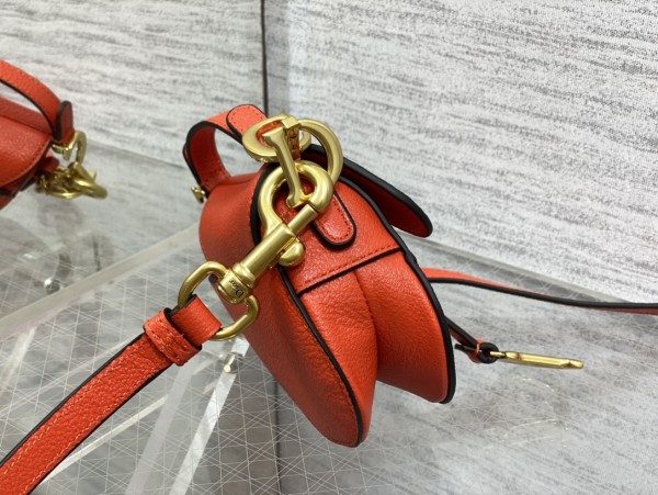 Handbag   Dior  size 12*7.5*5 cm